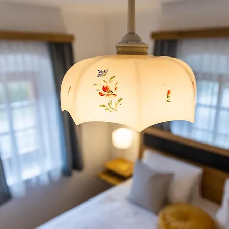 Mit Sauna! Neu Renoviertes 