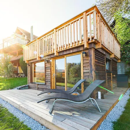 Mit Sauna! Neu Renoviertes 