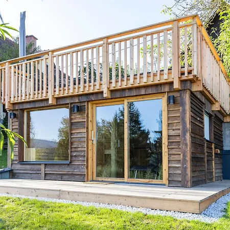 Mit Sauna! Neu Renoviertes 